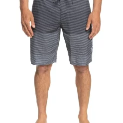 Flash Sale ⌛ Quiksilver Pointbreak Beachshort '20 In Black 🎉