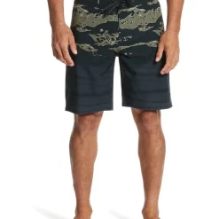 Buy ✨ Quiksilver Surfsilk Five-0 19" Boardshorts In Black 😍