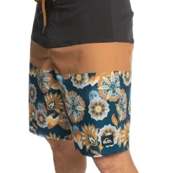 Alternative view of Coupon 🌟 Quiksilver Surfsilk Panel 20" Boardshort In Black/Muti 🔔
