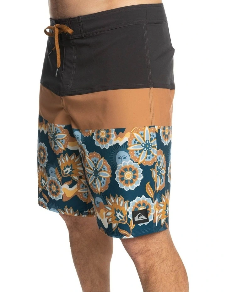 Coupon π Quiksilver Surfsilk Panel 20" Boardshort In Black/Muti π 2 Coupon π Quiksilver Surfsilk Panel 20" Boardshort In Black/Muti π - Image 2