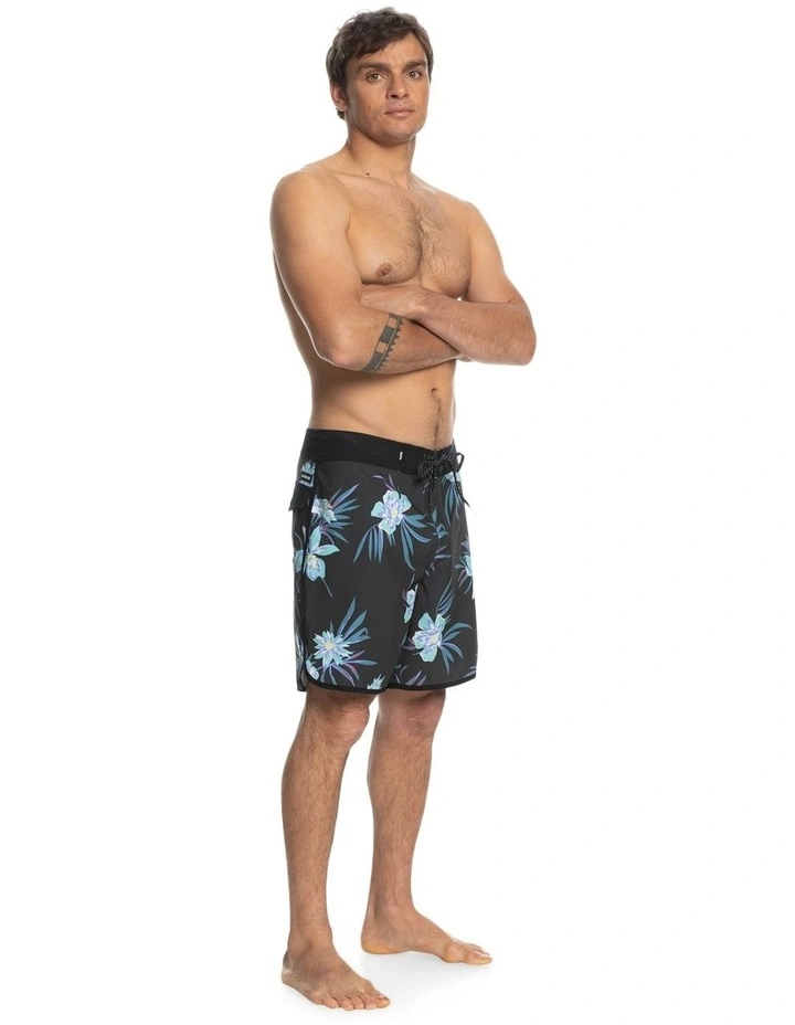 Wholesale π Quiksilver Surfsilk Scallop 18" Boardshort In Tarmac π 4 Wholesale π Quiksilver Surfsilk Scallop 18" Boardshort In Tarmac π - Image 4