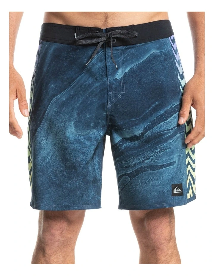 Brand new 𧨠Quiksilver Surfsilk Arch 18" Boardshort In Insignia Blue π₯ 1 Brand new 𧨠Quiksilver Surfsilk Arch 18" Boardshort In Insignia Blue π₯