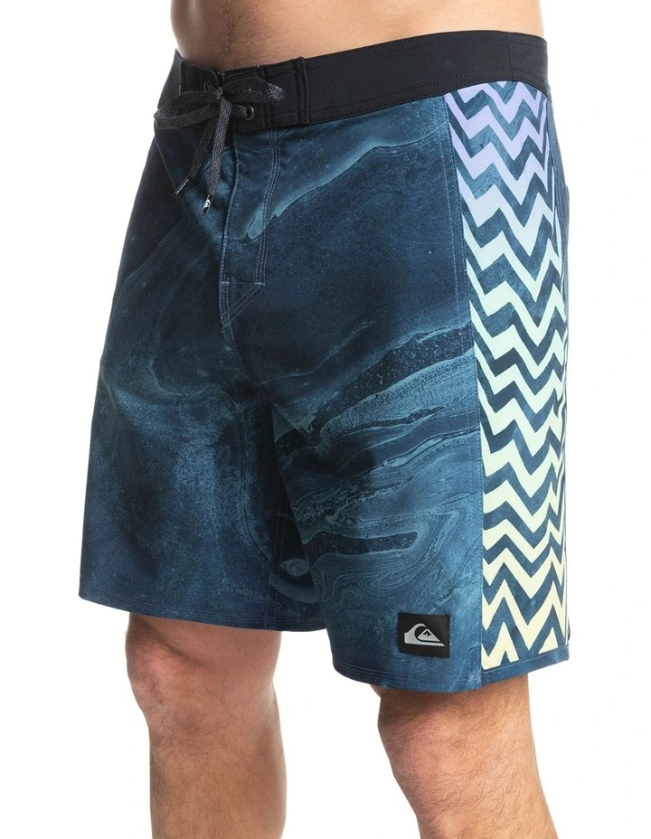 Brand new 𧨠Quiksilver Surfsilk Arch 18" Boardshort In Insignia Blue π₯ 2 Brand new 𧨠Quiksilver Surfsilk Arch 18" Boardshort In Insignia Blue π₯ - Image 2